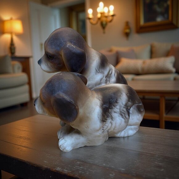 Vintage 1977 Enesco Beagle Dogs Porcelain Puppy Figurine Pair - Picture 2 of 4